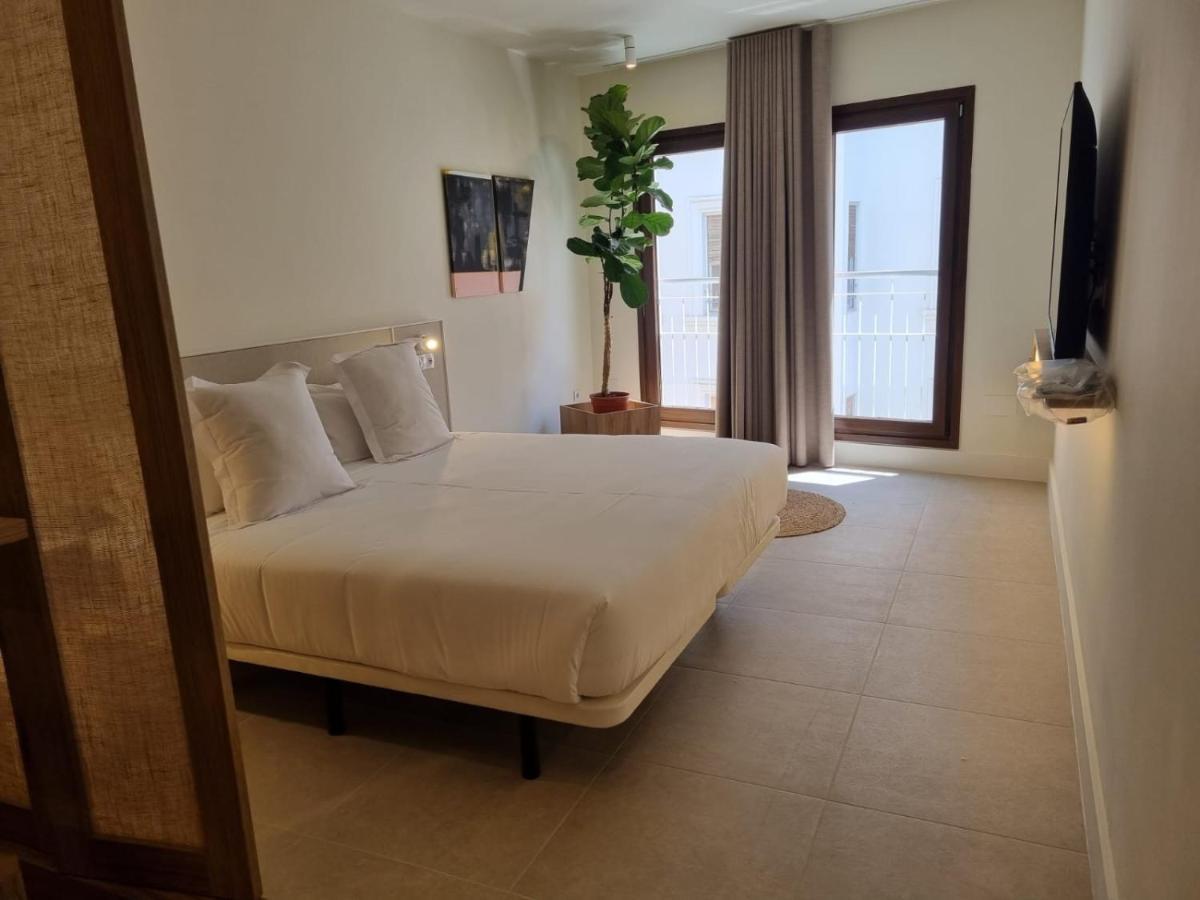 Reina Victoria Velazquez Aparthotel Alicante Buitenkant foto