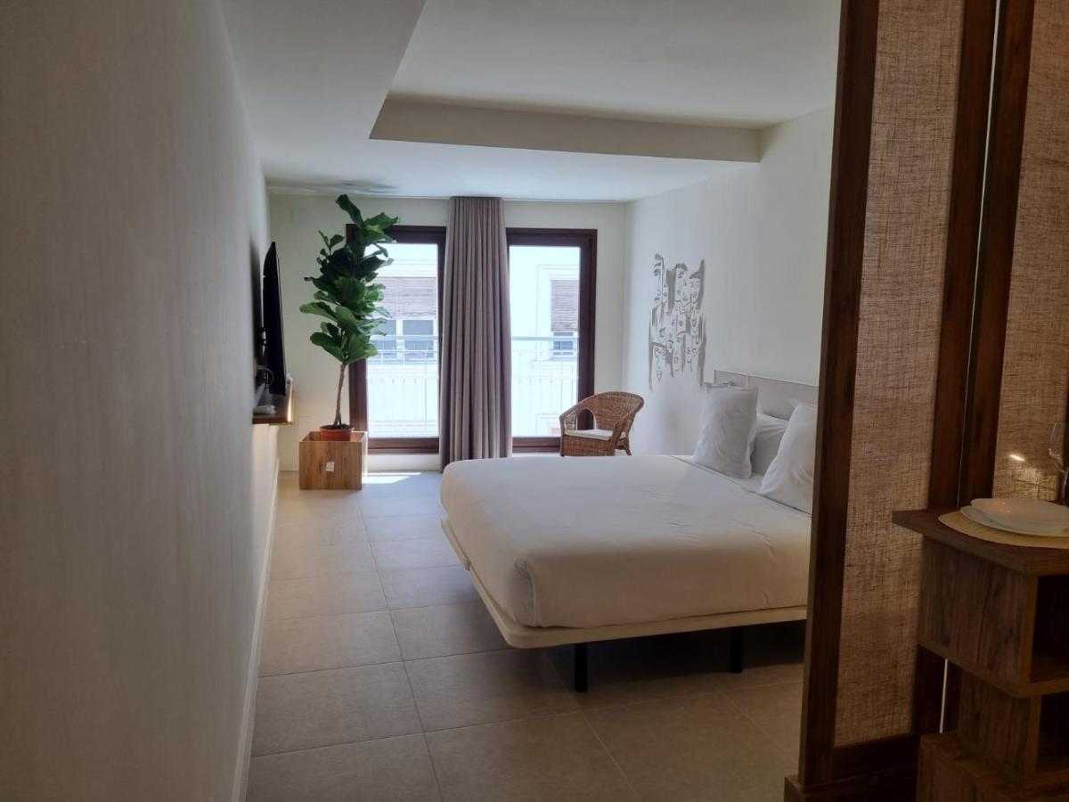 Reina Victoria Velazquez Aparthotel Alicante Buitenkant foto