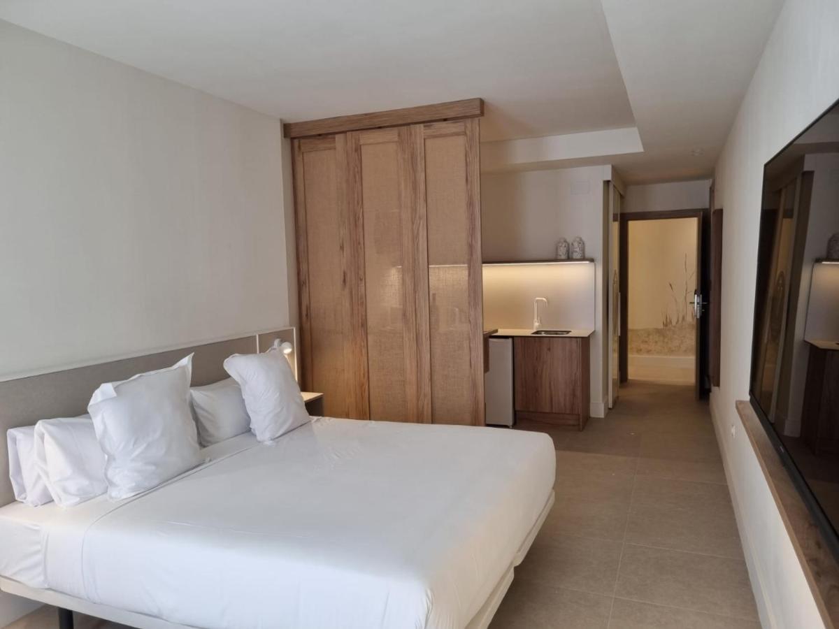Reina Victoria Velazquez Aparthotel Alicante Buitenkant foto