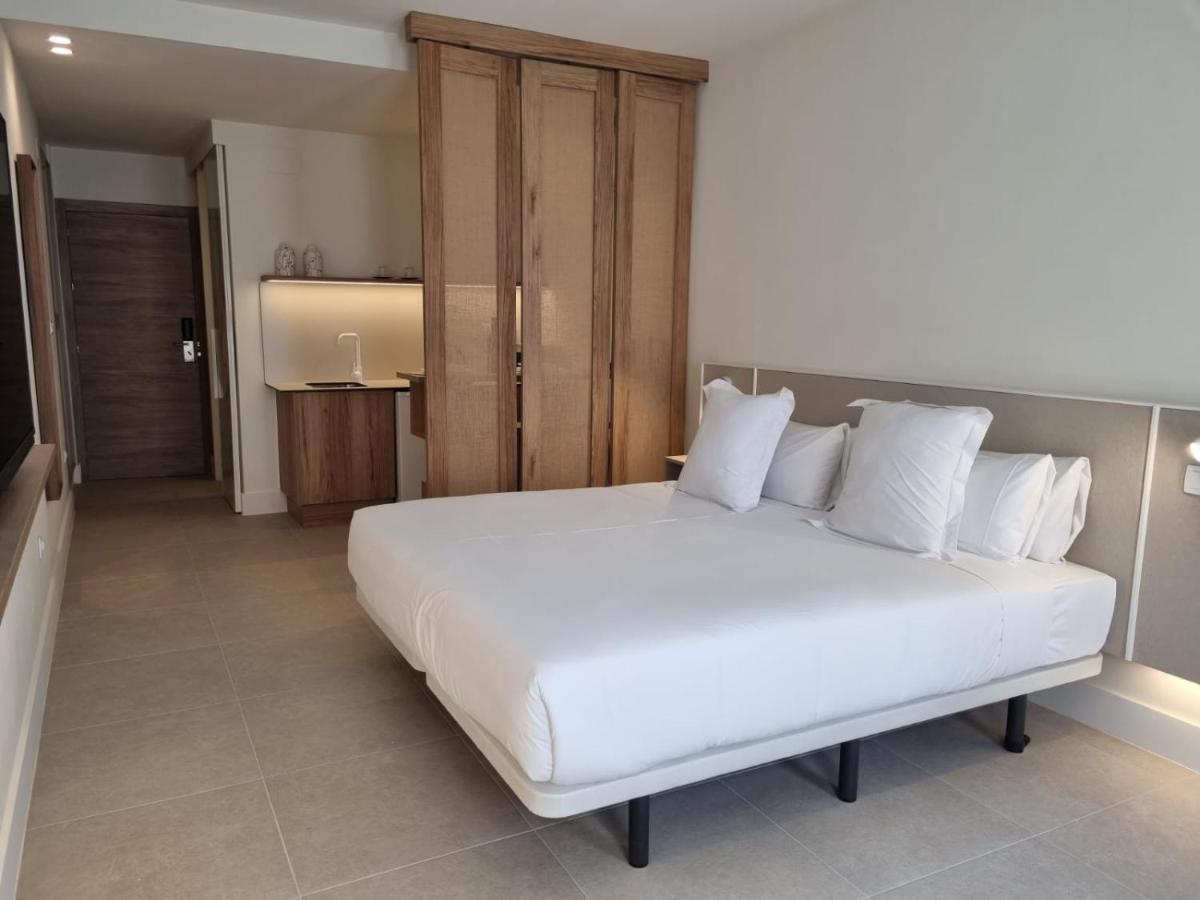 Reina Victoria Velazquez Aparthotel Alicante Buitenkant foto