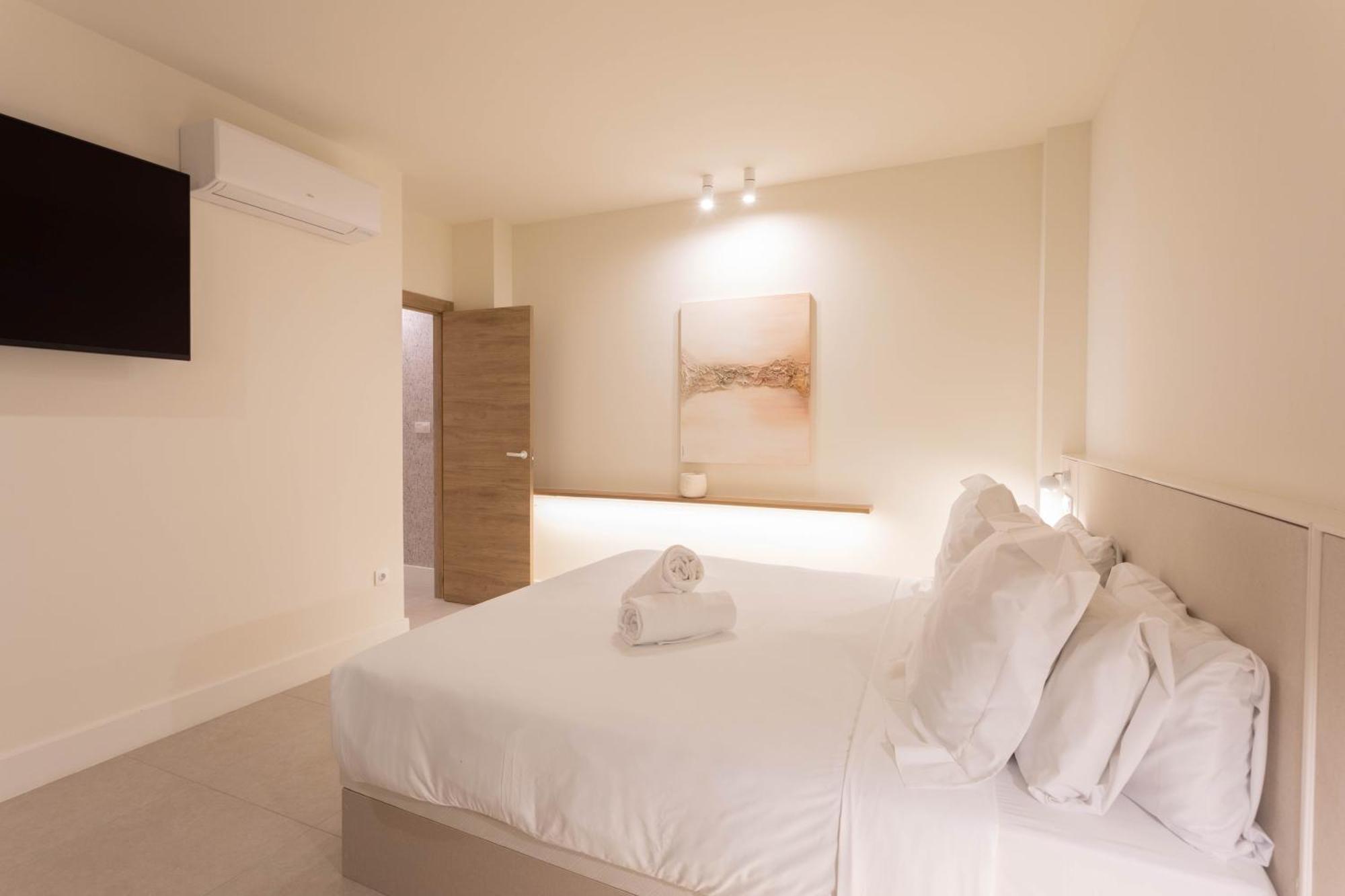 Reina Victoria Velazquez Aparthotel Alicante Buitenkant foto