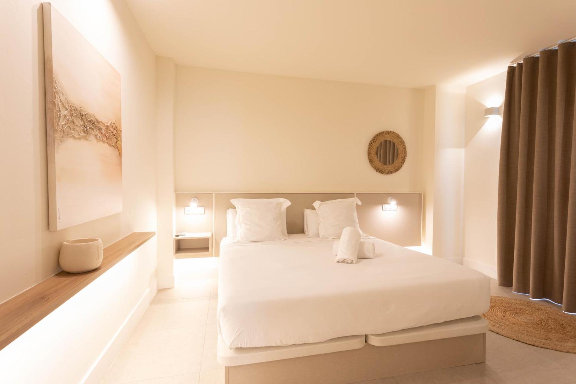 Reina Victoria Velazquez Aparthotel Alicante Buitenkant foto