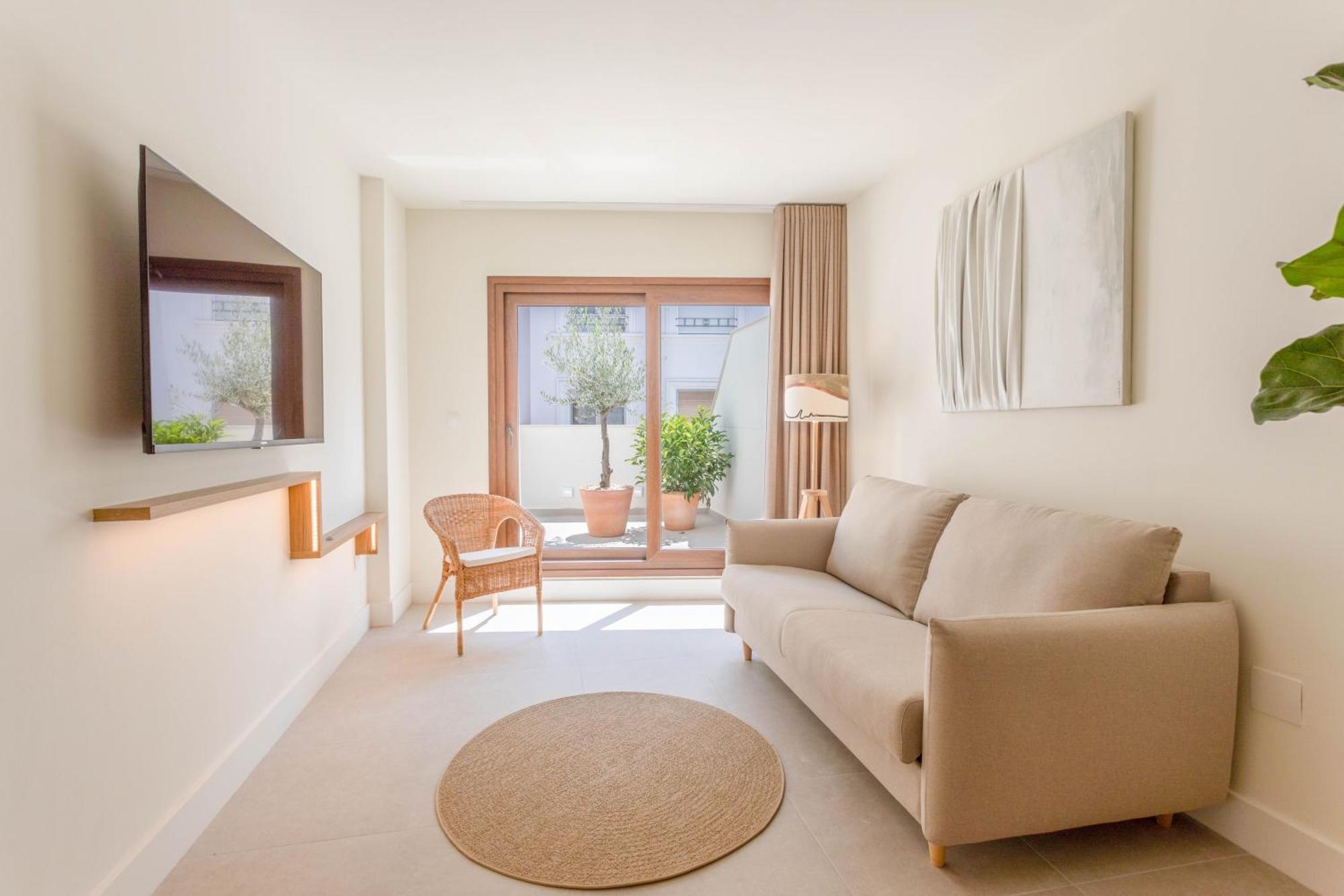 Reina Victoria Velazquez Aparthotel Alicante Buitenkant foto