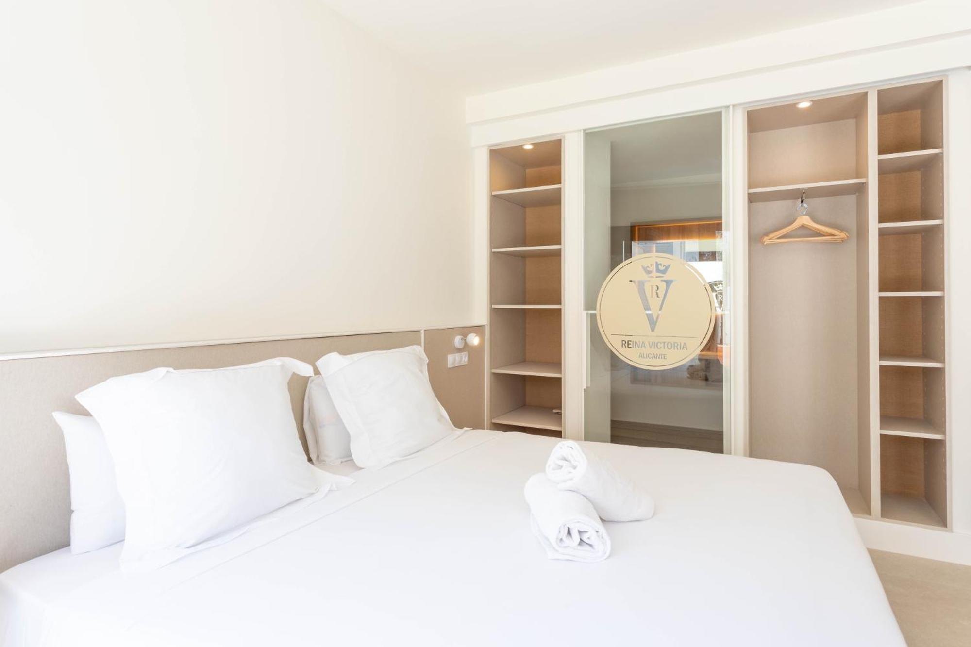 Reina Victoria Velazquez Aparthotel Alicante Buitenkant foto