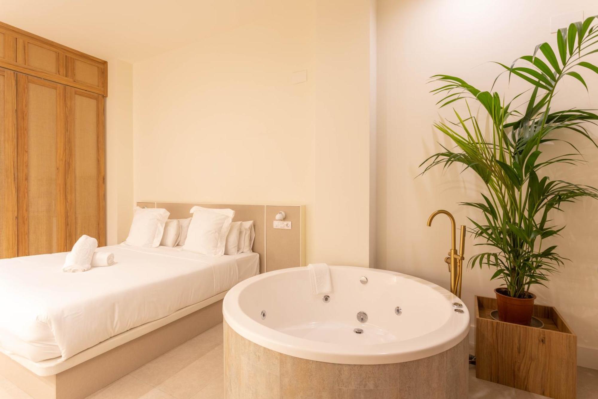 Reina Victoria Velazquez Aparthotel Alicante Buitenkant foto